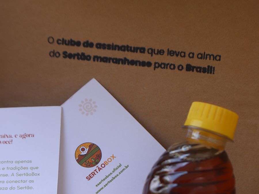 Tampa da caixa com a frase: o clube de assinatura que leva a alma do Sertão maranhense para o Brasil